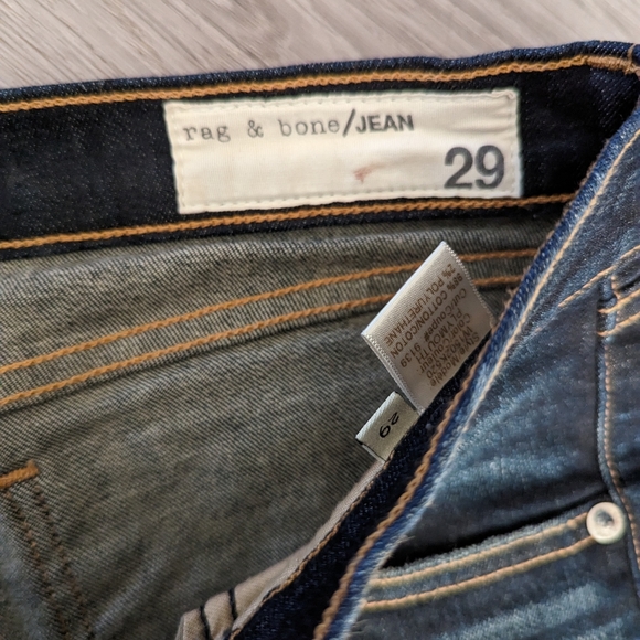 Rag and bone dark wash jeans. Size 29 - Picture 3 of 5